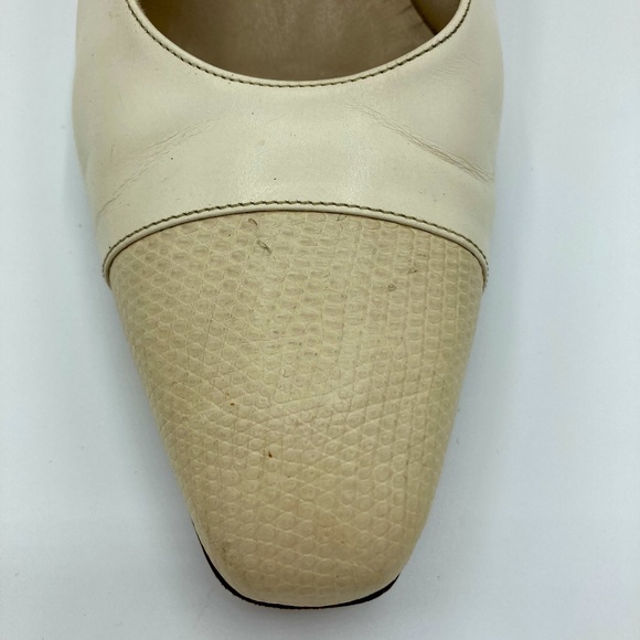 Vintage Salvatore Ferragamo Leather Pumps - Picture 9 of 11